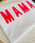 „ MAMA “ Hochwertiges Flock-Patch in NEONPINK macht dein Outfit zum Statement ! Perfekt zum Upcycling alter Kleidung oder zum Veredeln von neuen Basics.