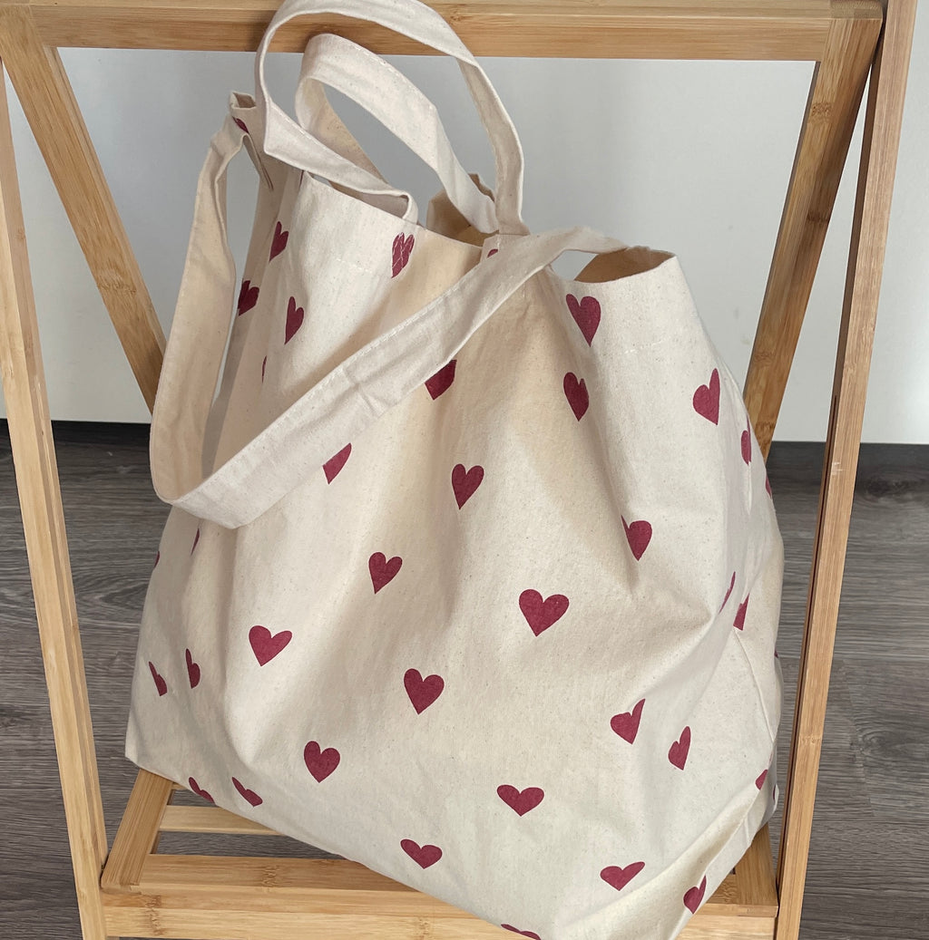 Maxi-Shopper „Herzstück“ – Robuste Natur-Baumwolle mit bordeauxroten Herzchen * Designe dein eigenes Unikat und werde zum Hingucker!