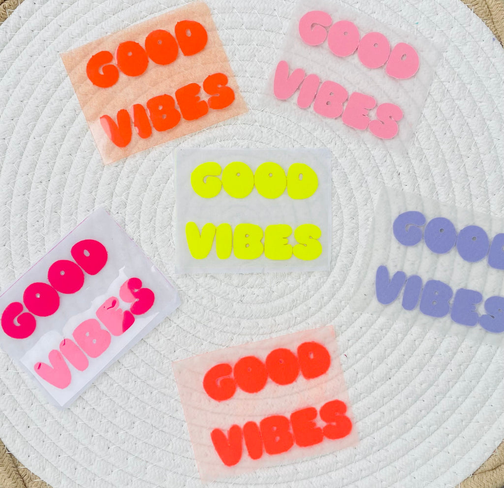 „ GOOD VIBES „ Dein handgefertigtes Statement zum personalisieren von neuen Lieblingsstücken