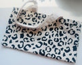 DIY schwarz- natur Leo Shopper aus Baumwolle ( ohne Patch ) Deine Leinwand für den ultimativen Statement-Look! Kompakt, stylisch und bereit für deine Ideen.