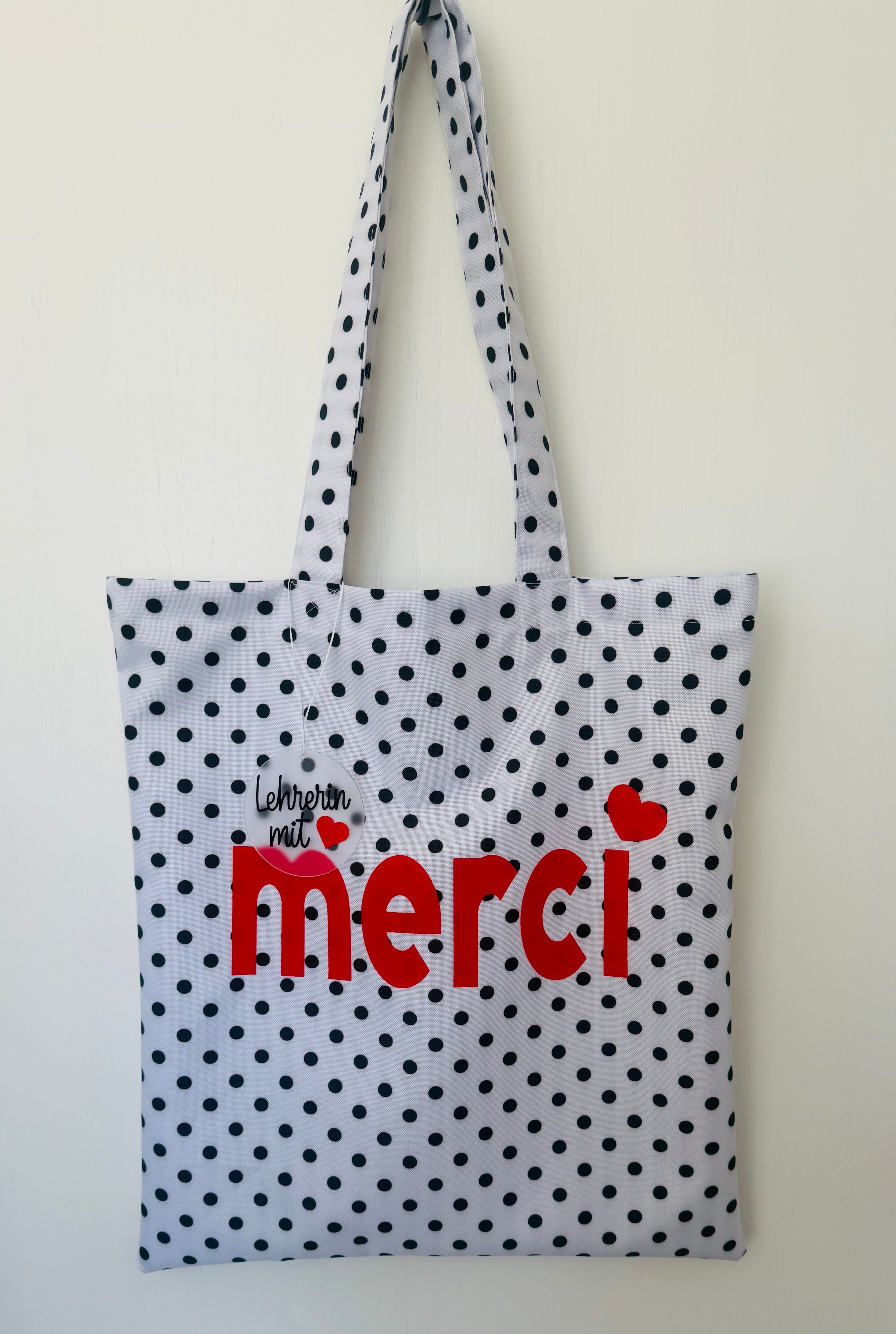 Selbstgenäht und selbst gestaltet - Tote Bag "Merci" mit Anhänger – Personalisierte Stofftasche für Lehrerinnen | Abschiedsgeschenk Schule - DIY